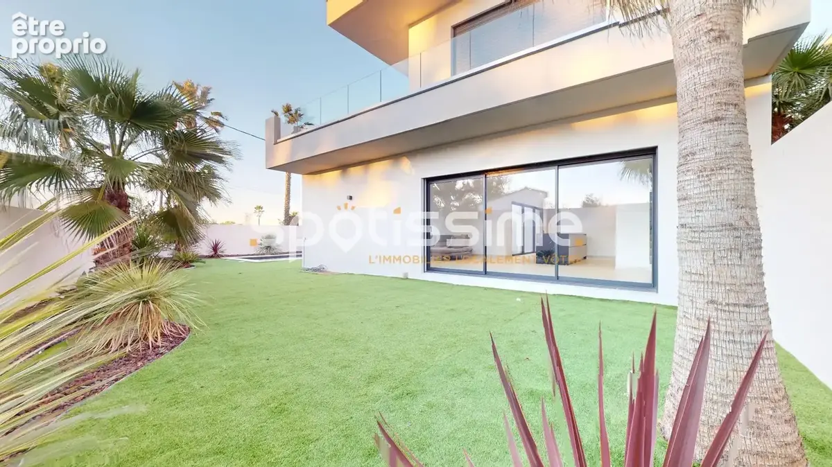 GRAU D'AGDE , A 5mn à pied de la mer, Villa d'architecte neuve de type 5 d'environ 190 m² sur terrain avec piscine, Prestations  - photo 11