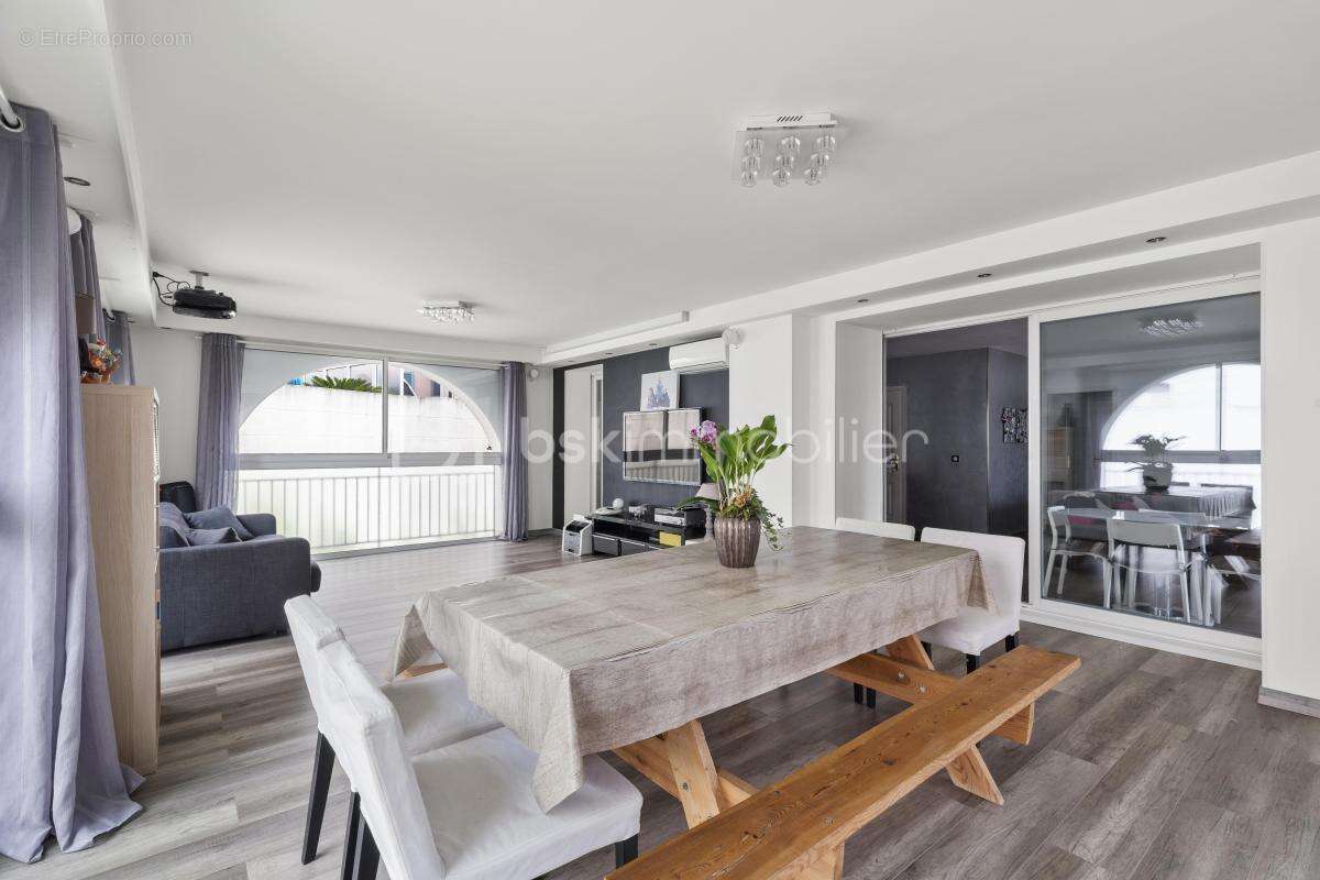 Appartement à VALLAURIS