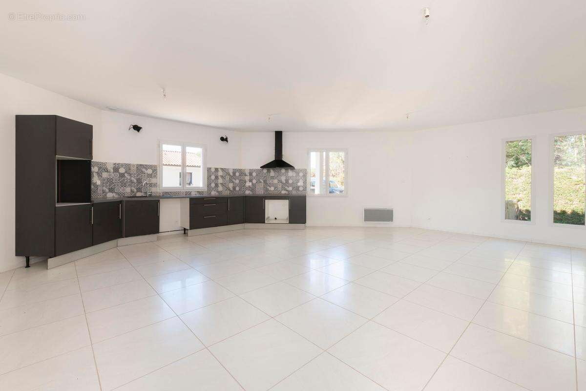 Maison à SAINT-AVIT