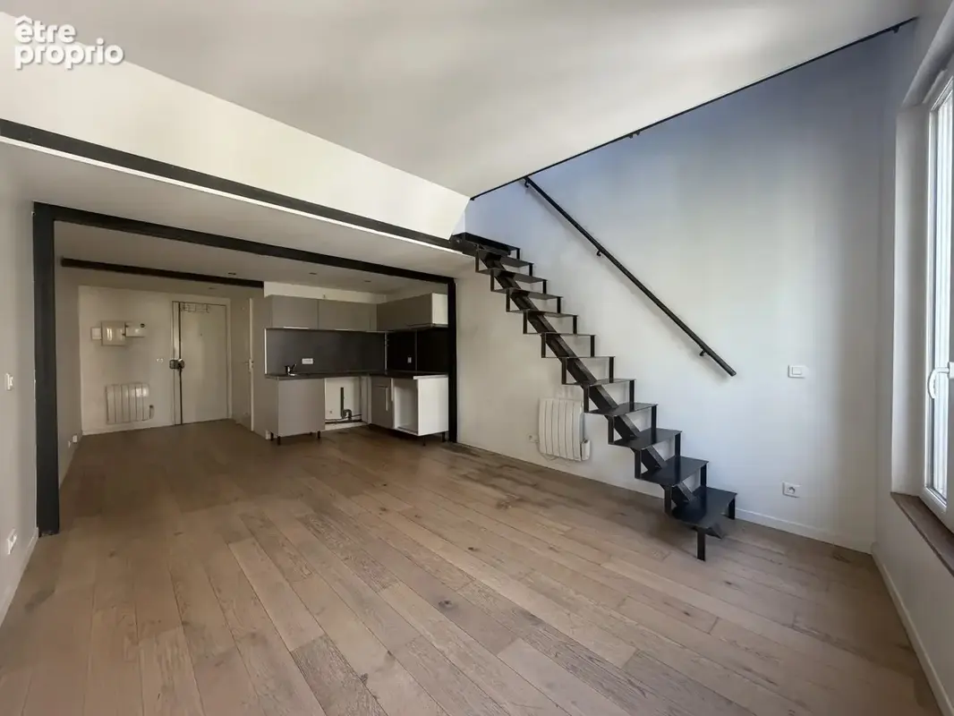 Appartement 4 pièces 85 m² à vendre à Paris-18e (75018) - photo 3