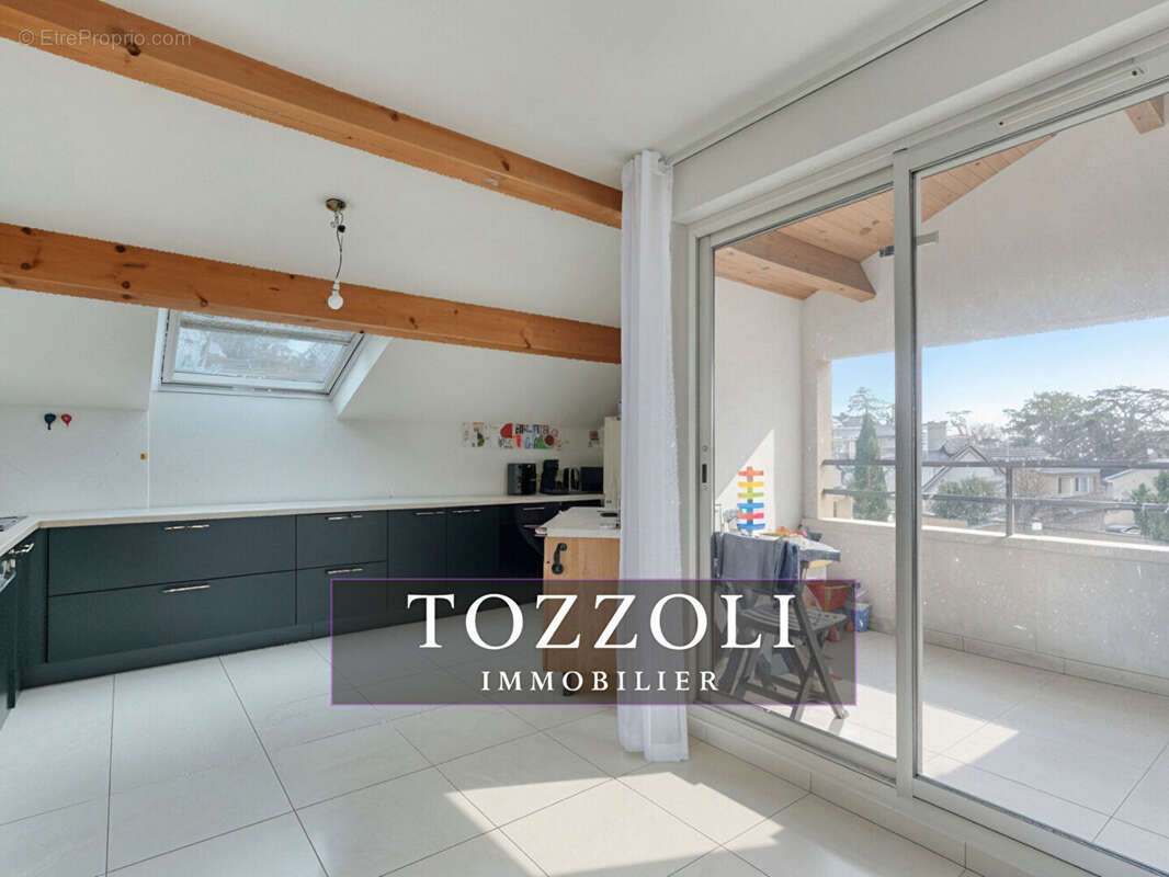 Appartement à DECINES-CHARPIEU
