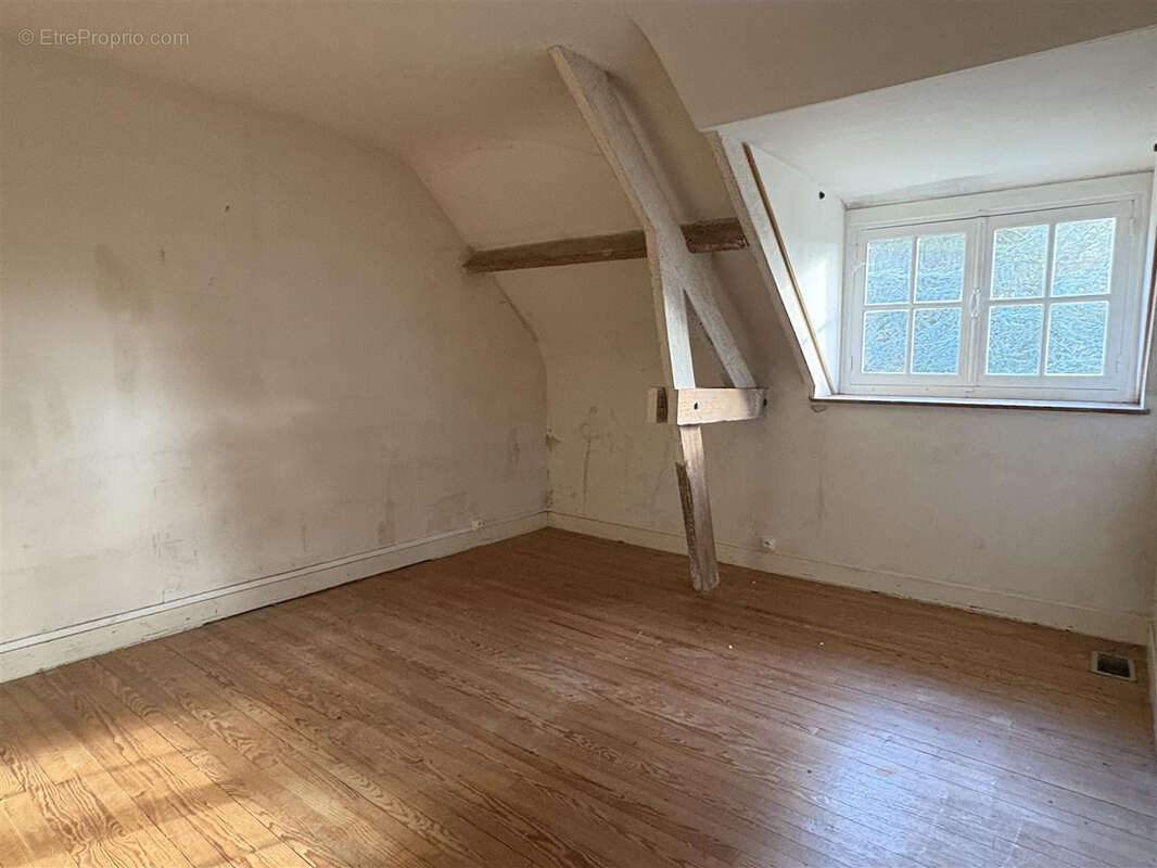 Maison à SAINT-GERMAIN-LE-VIEUX