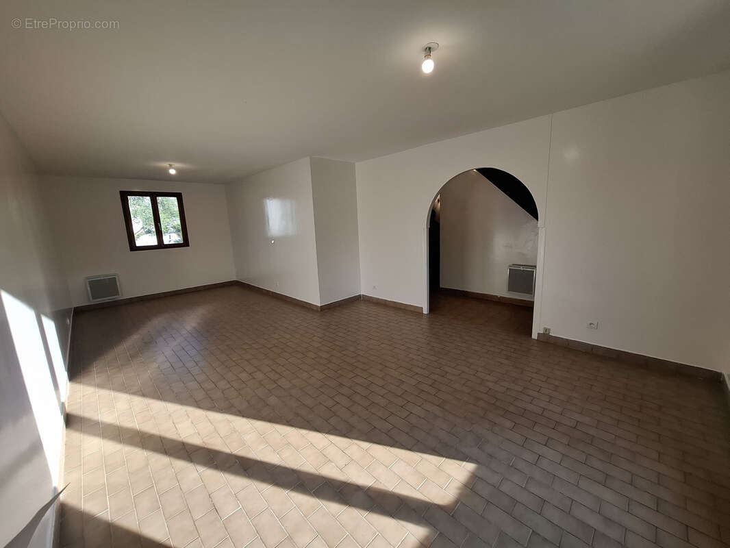 Maison à COULOMMIERS