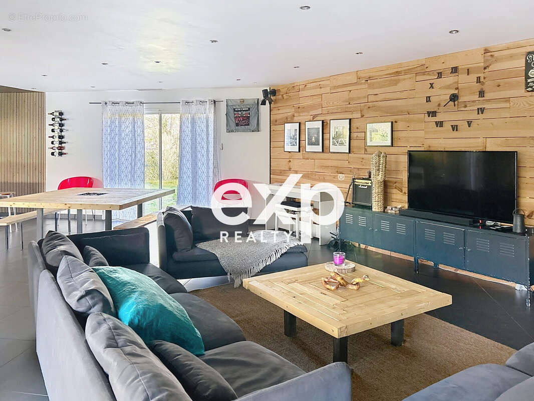 salon - Maison à MARCHEPRIME