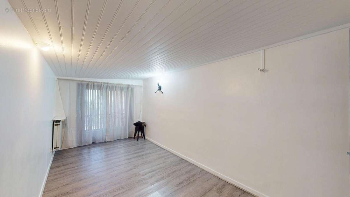 Croix-Rousse / Gros caillou - Superbe Duplex de 122m² ! - photo 5