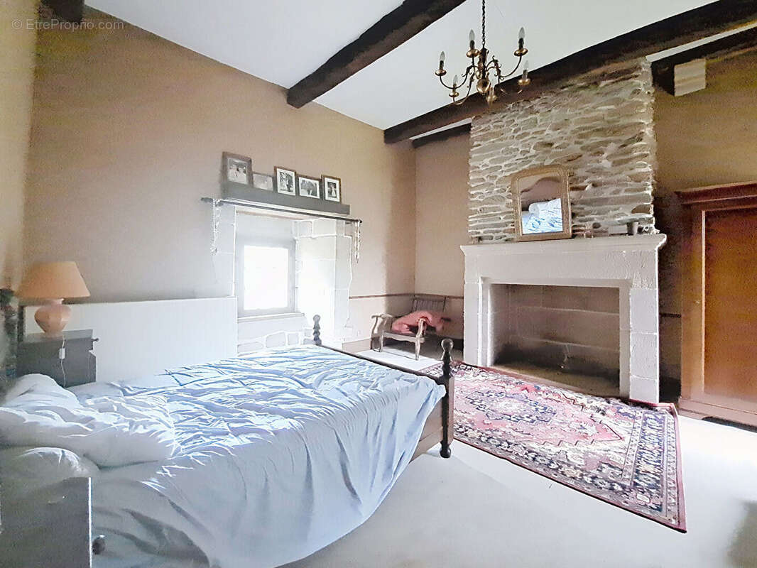 Maison à SAINT-MELOIR-DES-BOIS