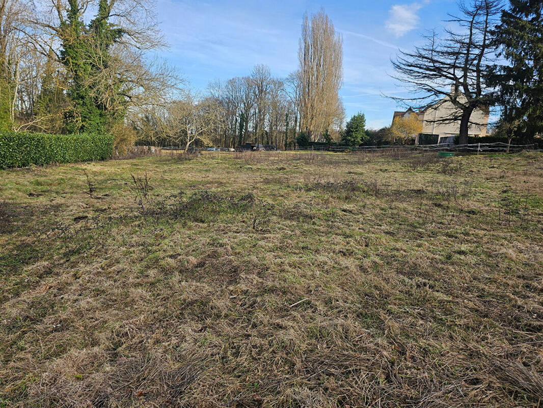 Terrain à BRUEIL-EN-VEXIN