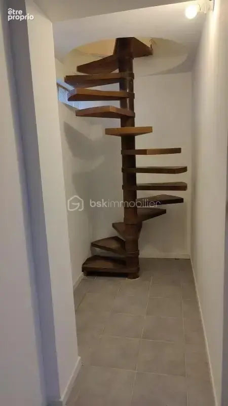 Radenac immeuble pour investisseur divisé en deux logements et un local professionnel - photo 10