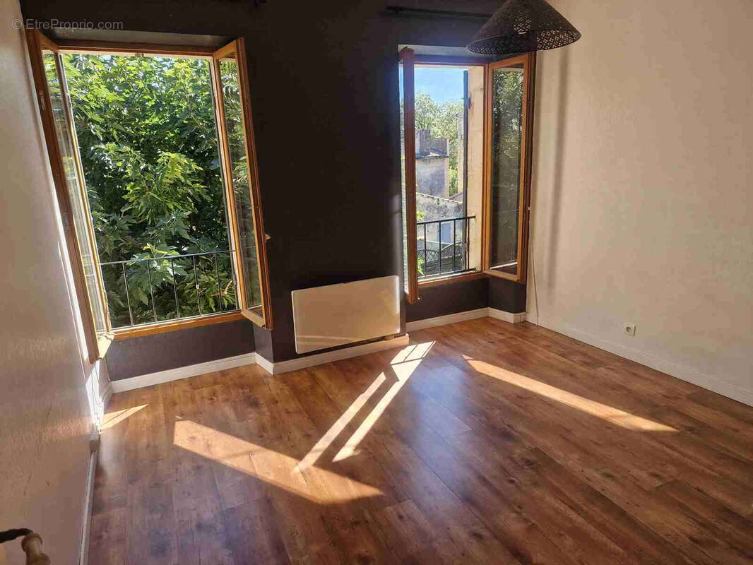 Belle maison en pierre avec piscine au calme dans un quartier résidentiel - photo 8