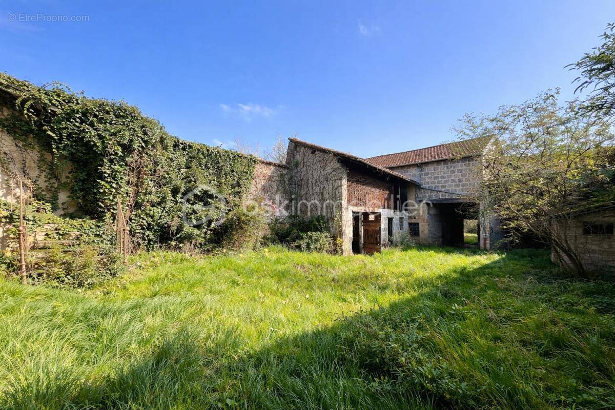 Maison à CRECHES-SUR-SAONE