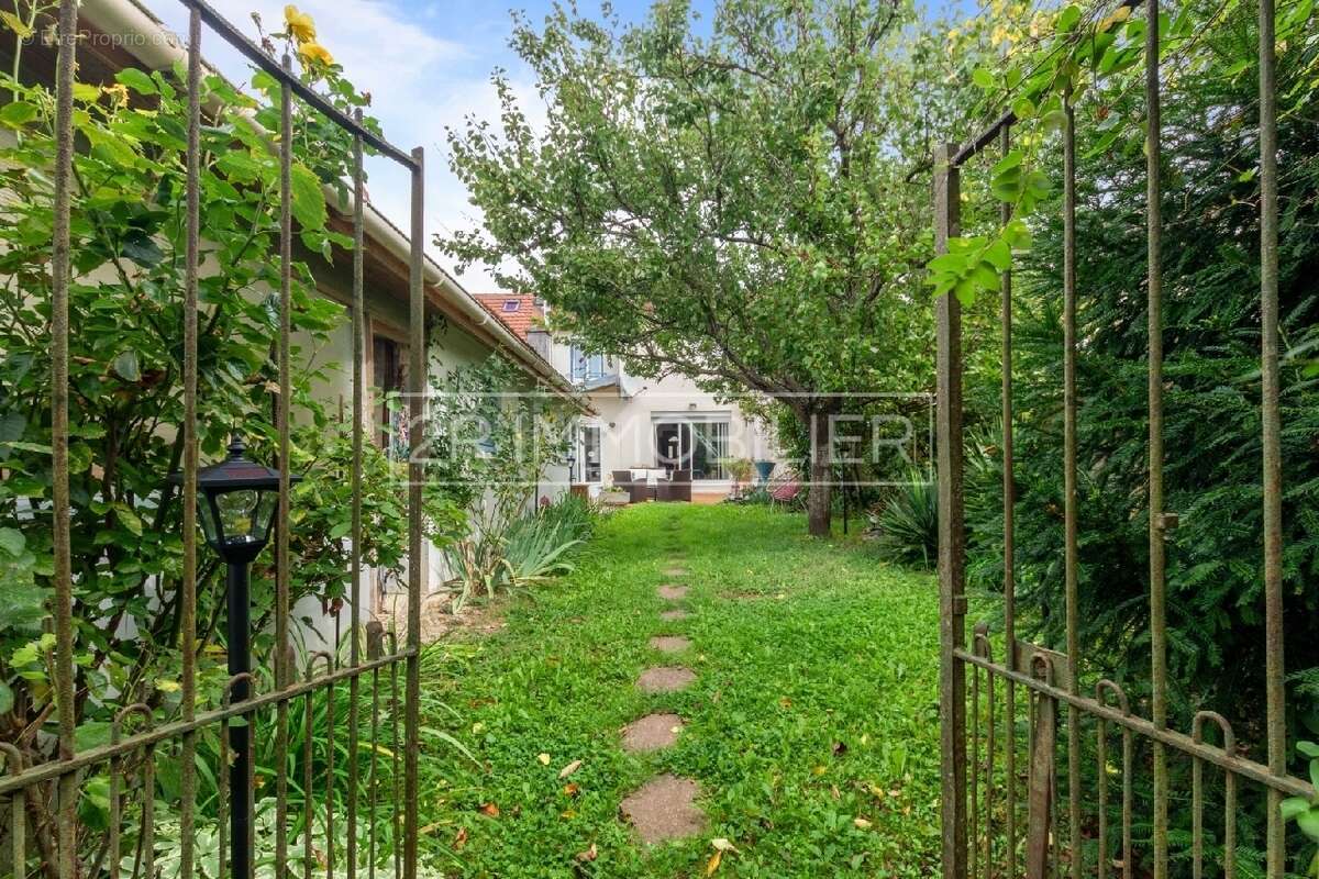 Appartement à FERRIERES-EN-BRIE