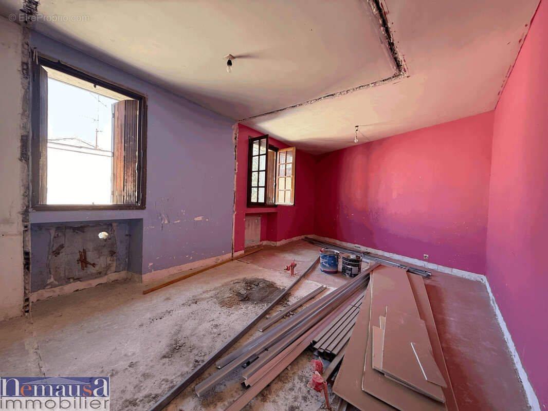NIMES - Immeuble 280m2 - photo 5
