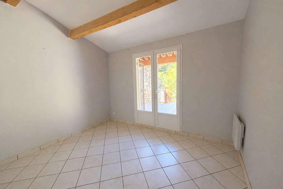 Maison à ROCHEMAURE