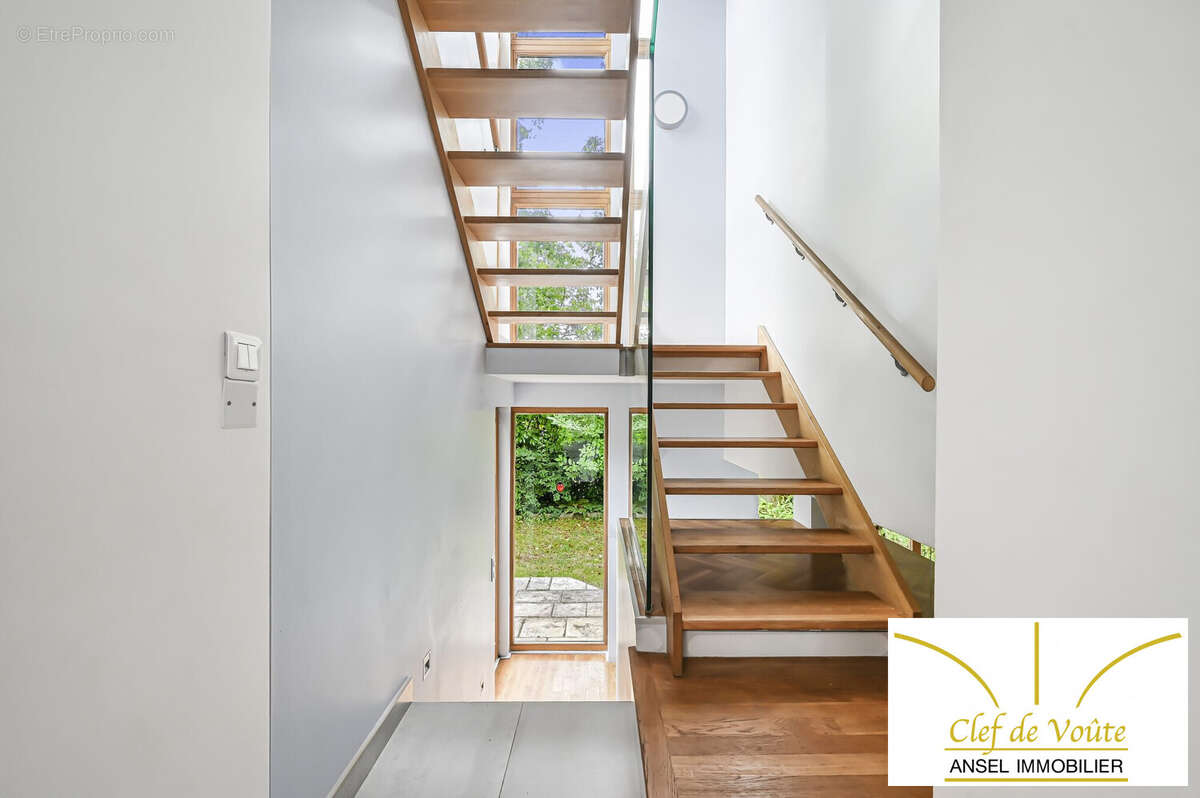 Maison à LA CELLE-SAINT-CLOUD