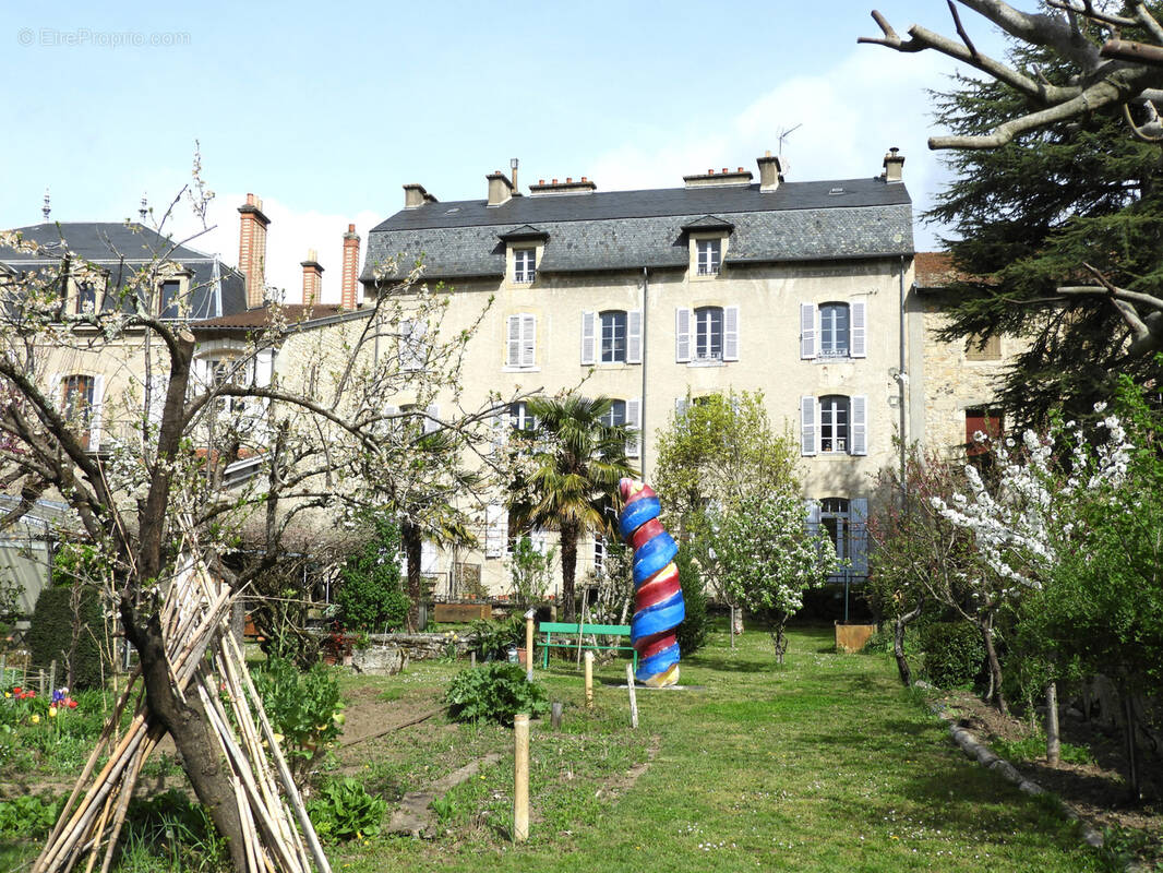 Appartement à VILLEFRANCHE-DE-ROUERGUE