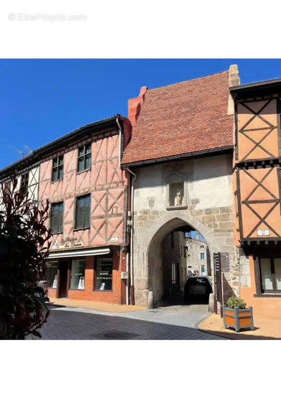 Appartement à SAINT-JUST-SAINT-RAMBERT