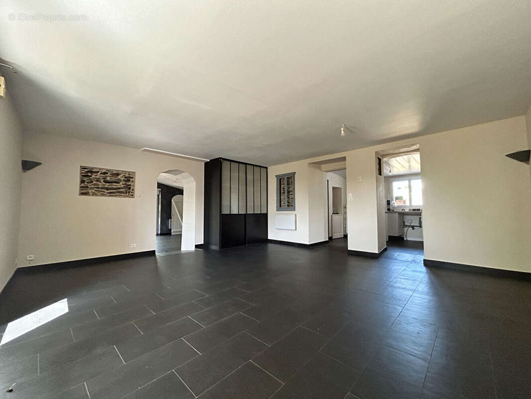 Maison à SAINTE-LUCE-SUR-LOIRE