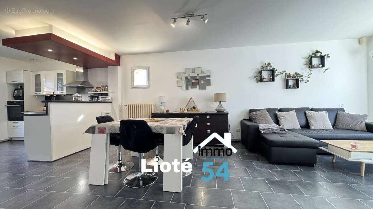 Maison à ROSIERES-AUX-SALINES