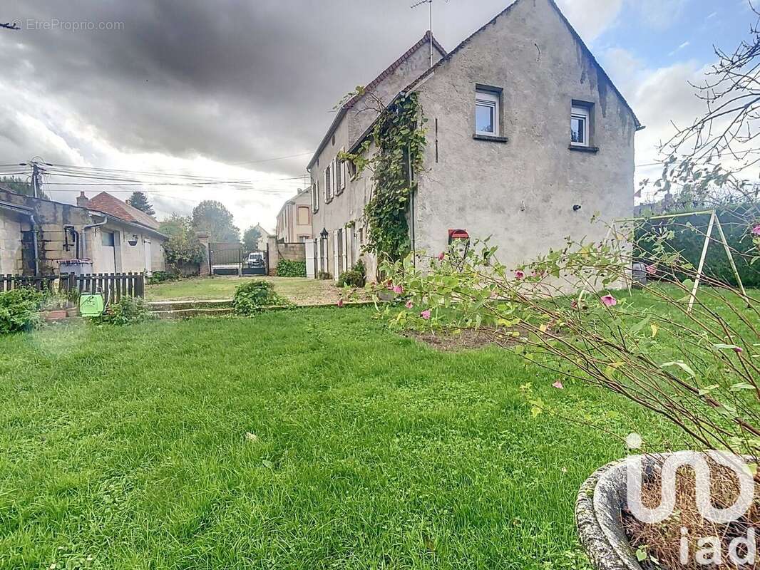 Photo 2 - Maison à CHAMPLOST