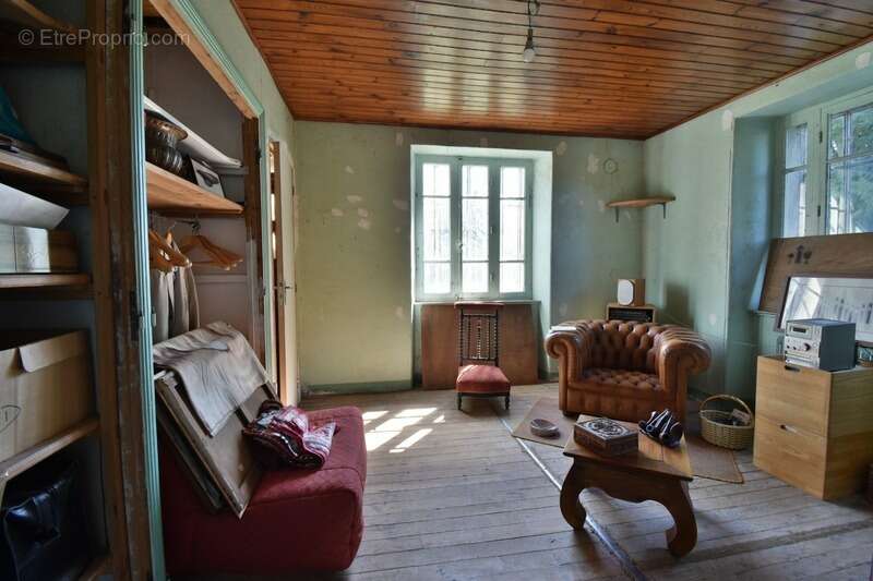 Maison à vendre 9 pièces LES VASTRES (43) - photo 8