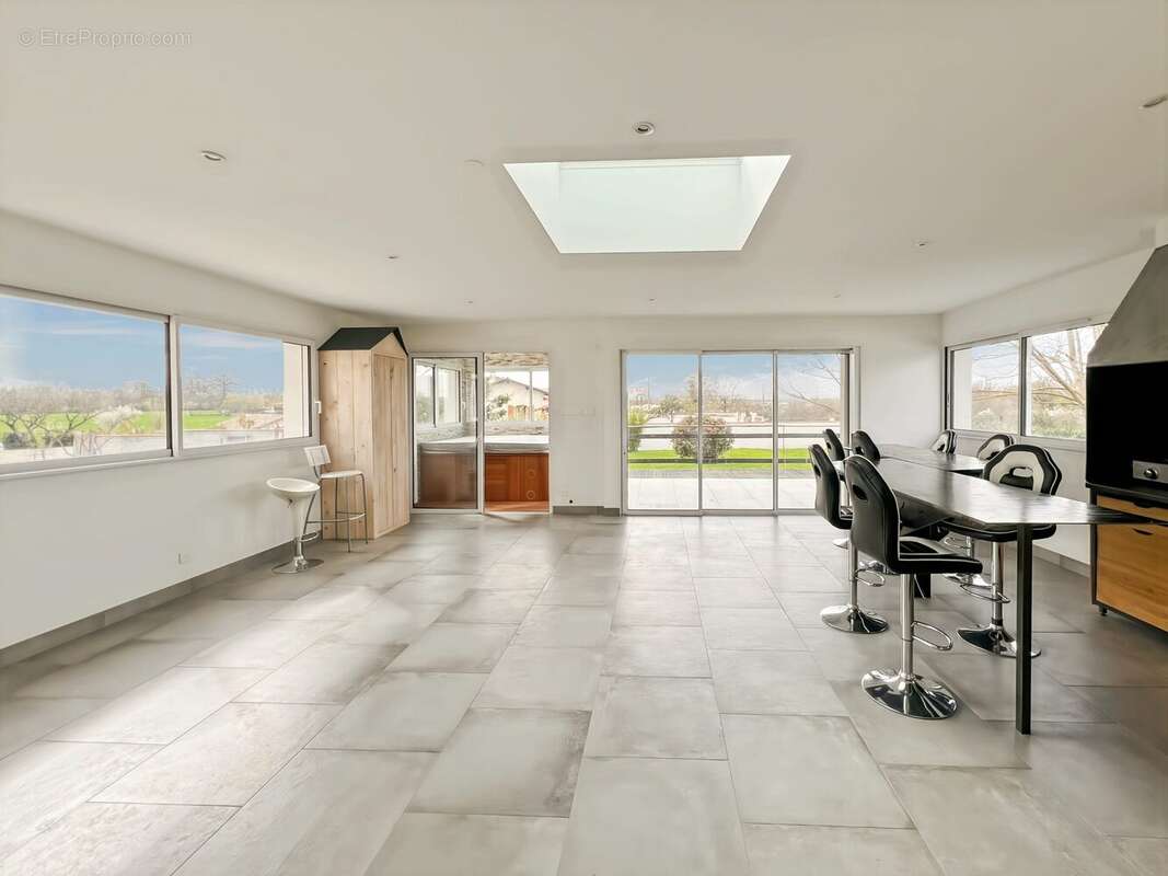 Maison à LA SALVETAT-SAINT-GILLES