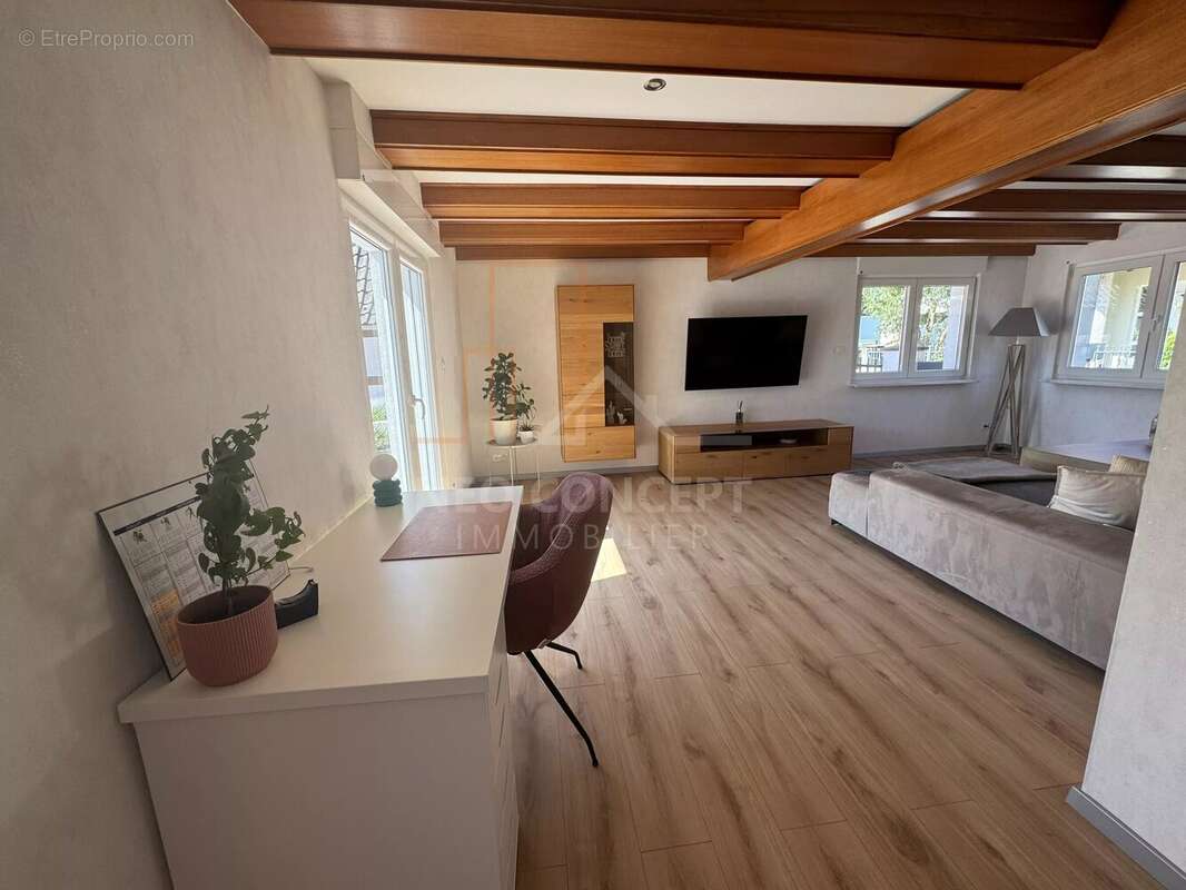 Ensemble immobilier de 219 m² à Forstfeld - photo 4