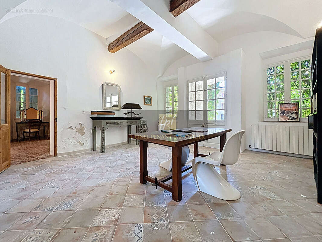 Maison à PERNES-LES-FONTAINES