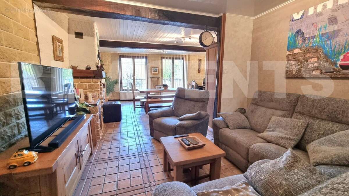 8f614cf9-6adb-415d-ae84-252a89920aa4 - Maison à SEDAN