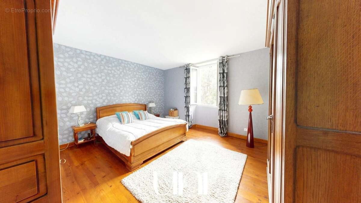 Maison T8 de 352 m2 avec terrain de 1,4 hectares - photo 16