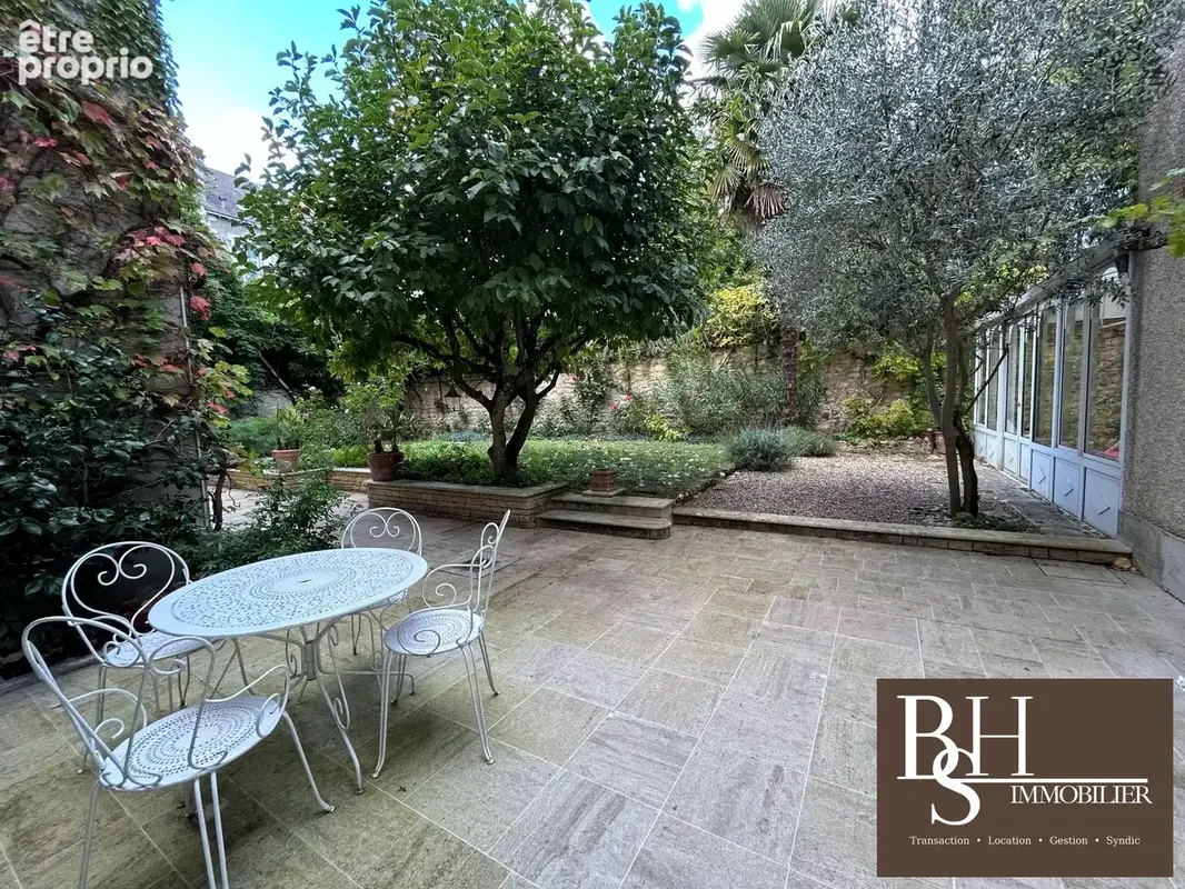 Appartement 10 pièces 254 m² à vendre à Poitiers (86000) - photo 2