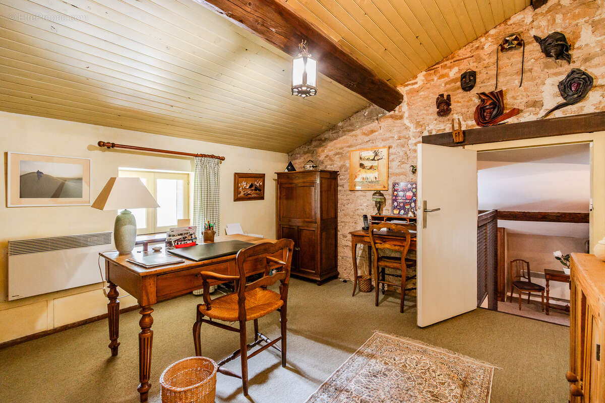 Maison à VILLE-SUR-JARNIOUX