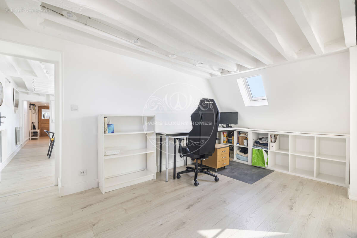 Appartement à PARIS-2E