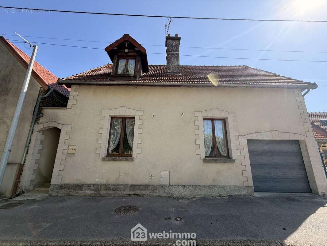 Coup de c½ur assuré pour cette jolie maison d'une surface habitable de 106 m²
