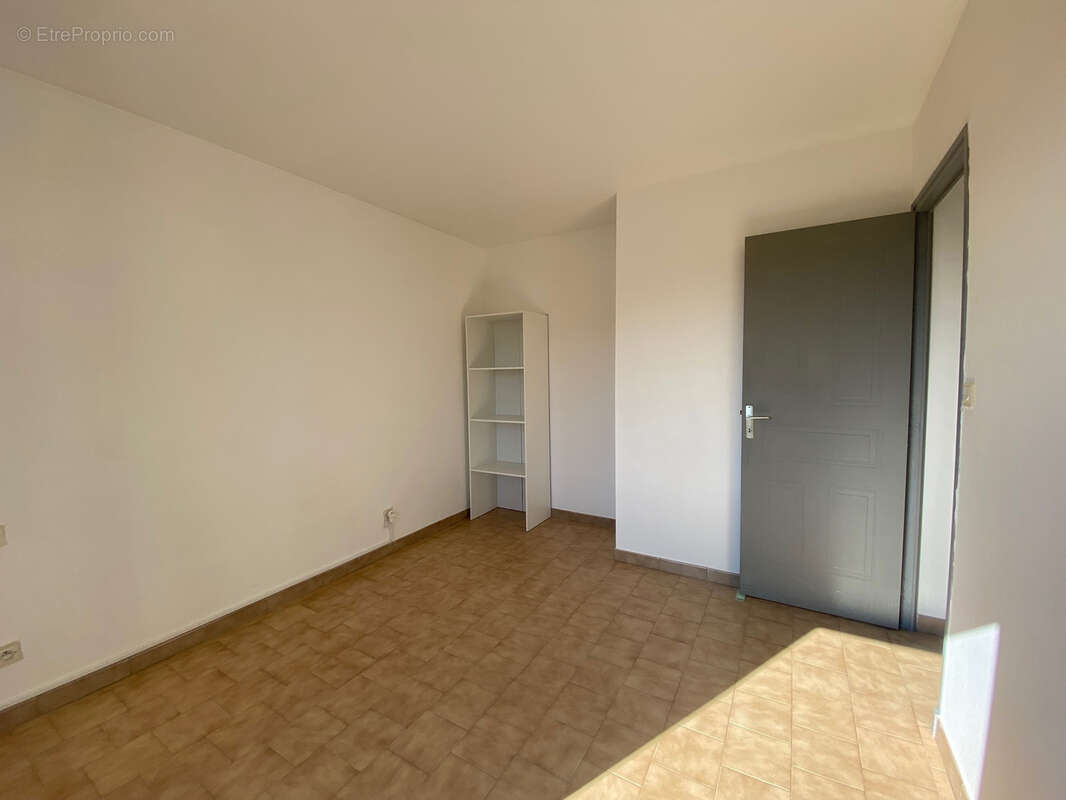 Appartement 3 pièces de 66m2 env, garage,  2 places de parking - photo 10