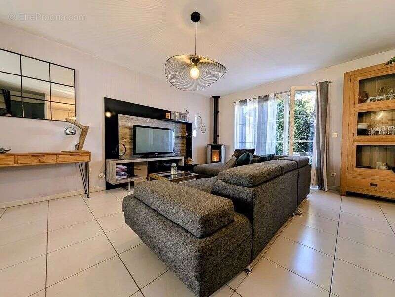 Maison à PELISSANNE