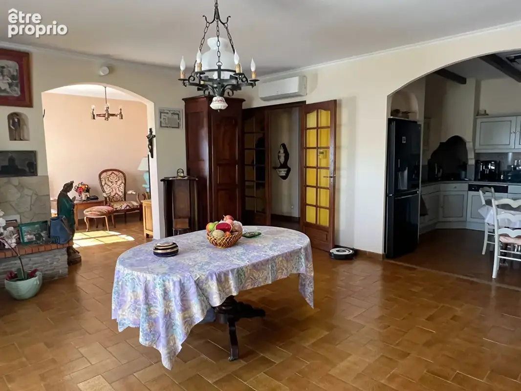Maison de 180 m² de plain-pied T6  avec garage, piscine à MARSEILLE 13013 - photo 6