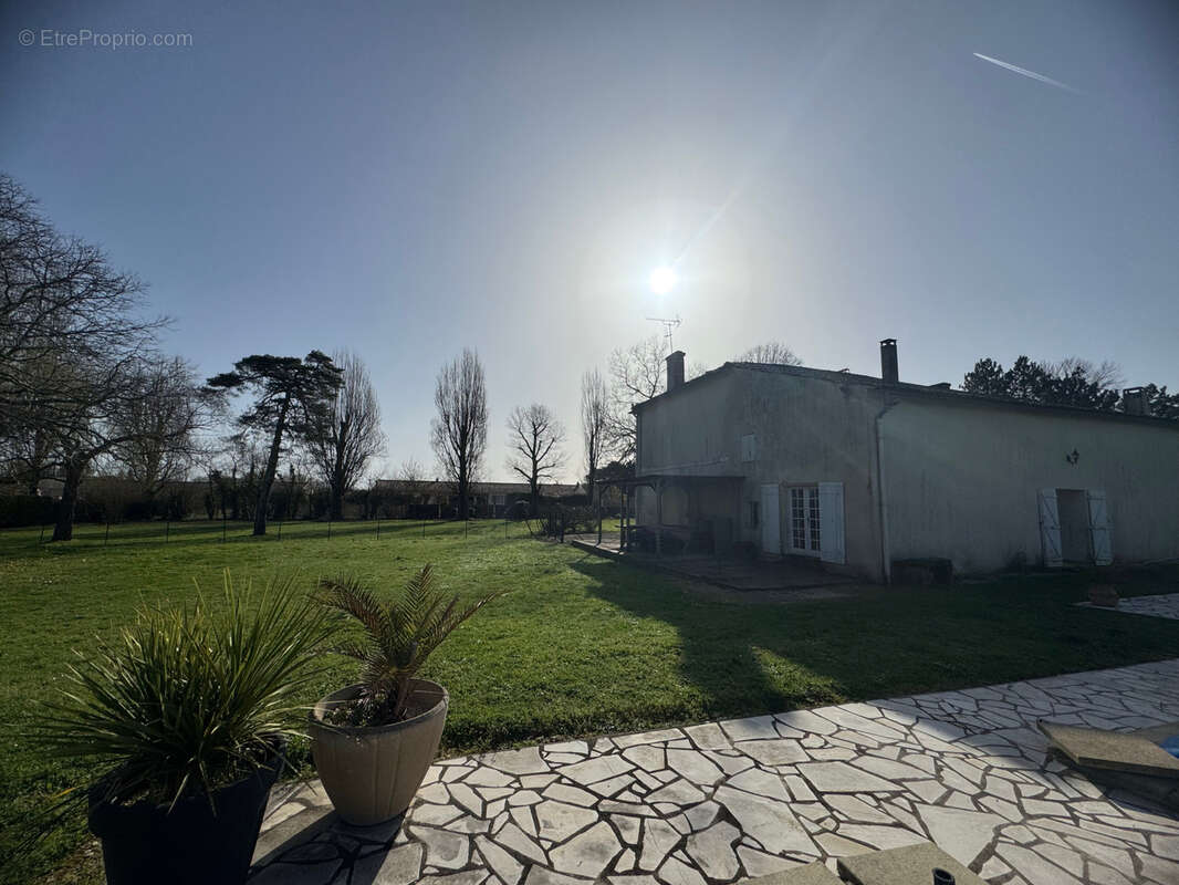 Maison à SAINT-SIGISMOND-DE-CLERMONT
