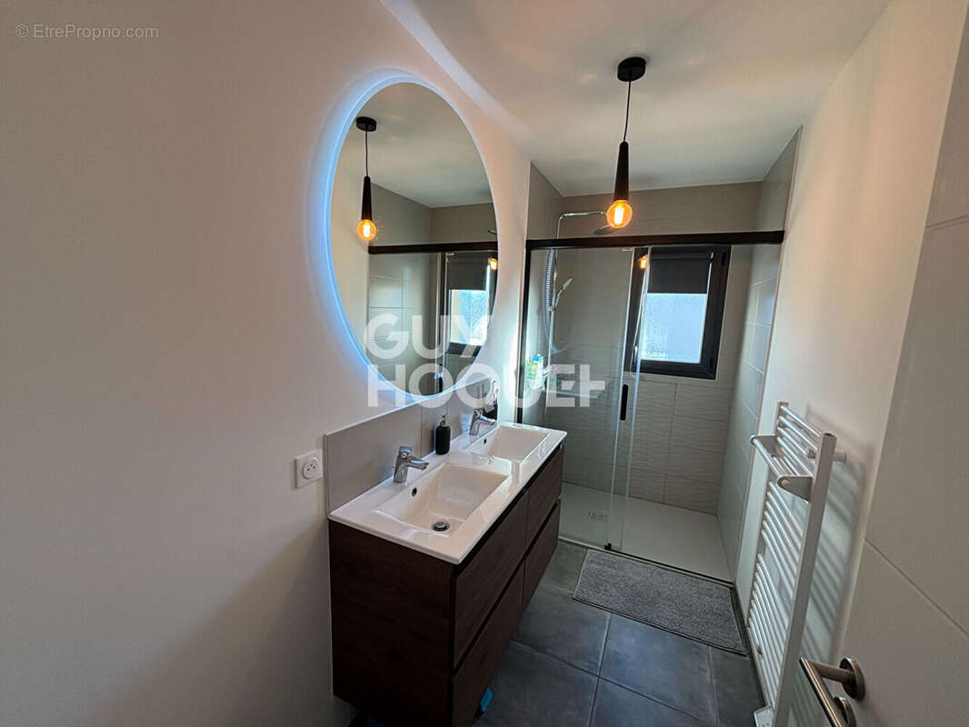 Maison à POUILLY-LES-FEURS