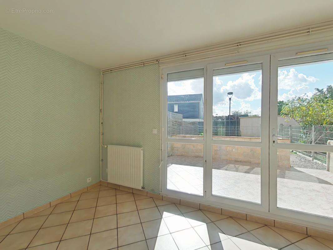 Maison à VAL-DE-REUIL