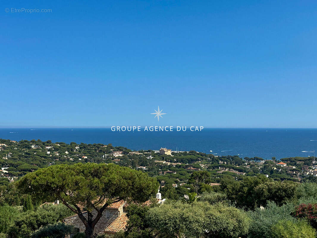 À vendre magnifique villa de type provençal aux issambres 180m2 vue mer sur le golfe de st tropez - photo 2