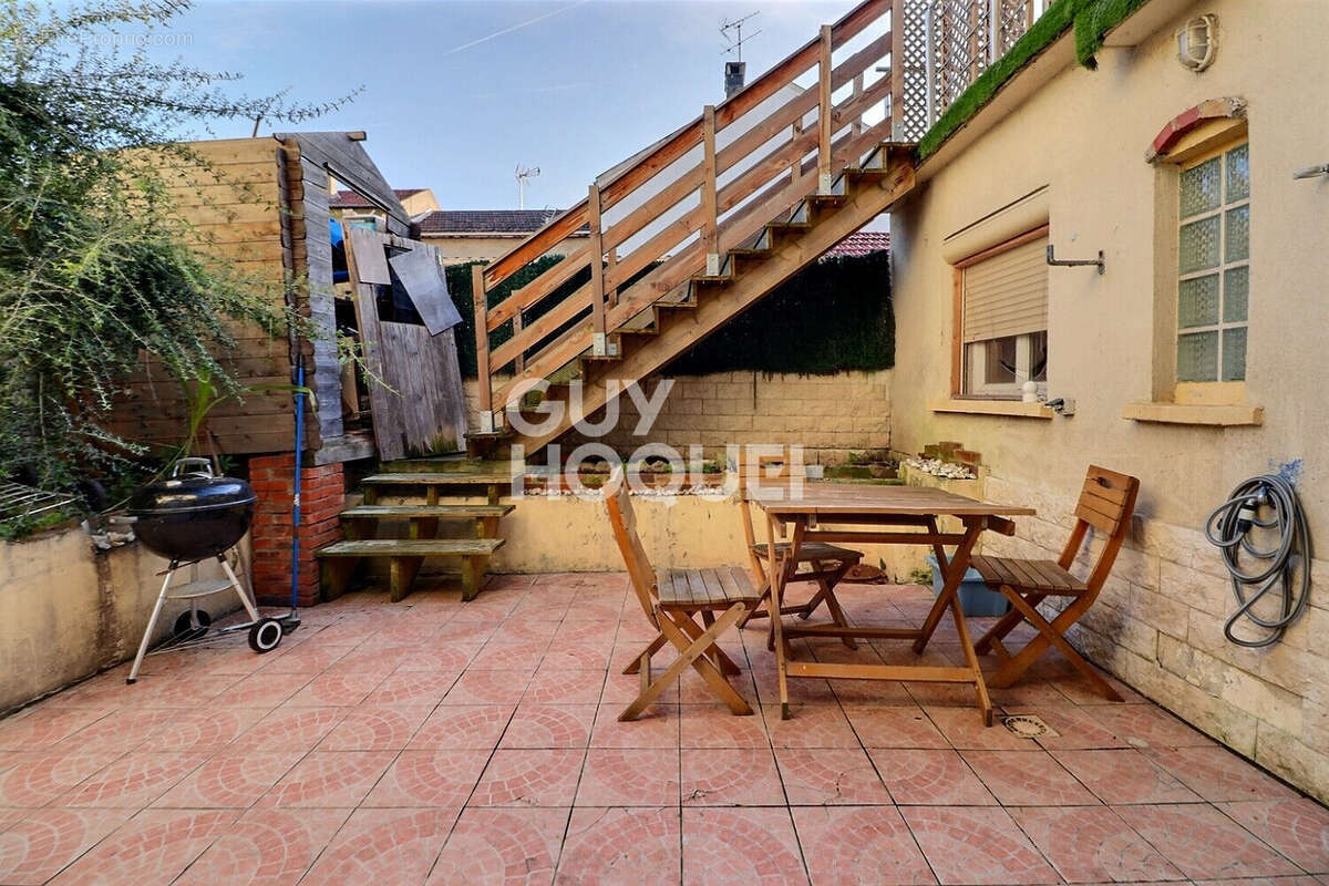 Appartement à AUBERVILLIERS