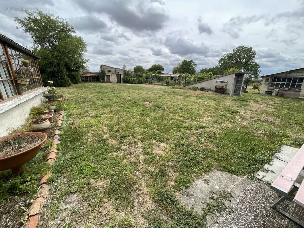 Maison de caractère à rénover – gros potentiel et grands projets ! - photo 20