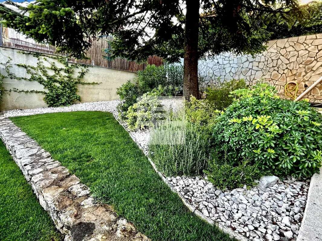 Maison à BAGNOLS-SUR-CEZE