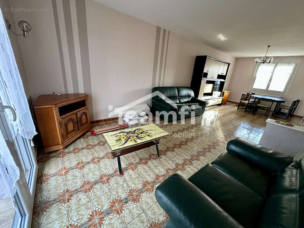 Maison à LA MONNERIE-LE-MONTEL