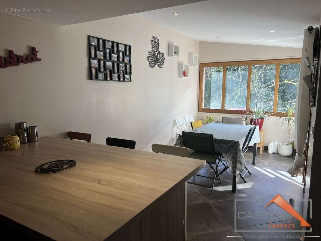 Maison à PRAT-BONREPAUX