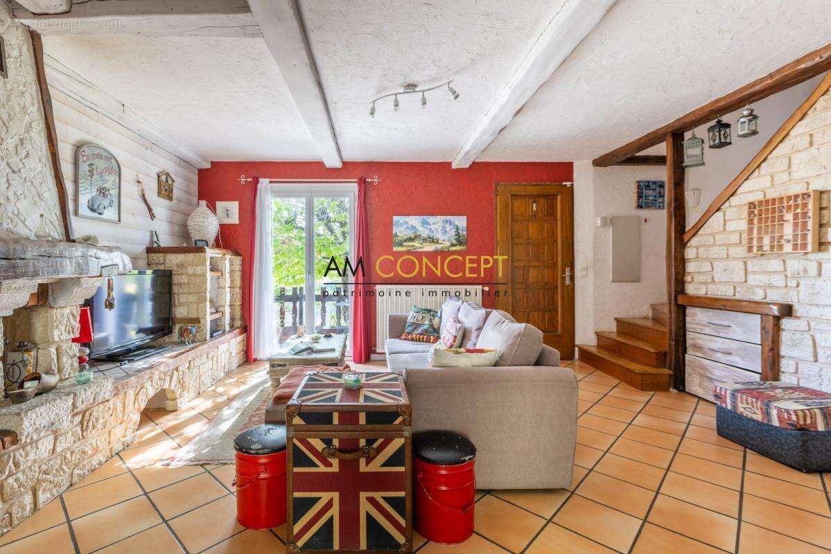 Maison à BERRE-LES-ALPES