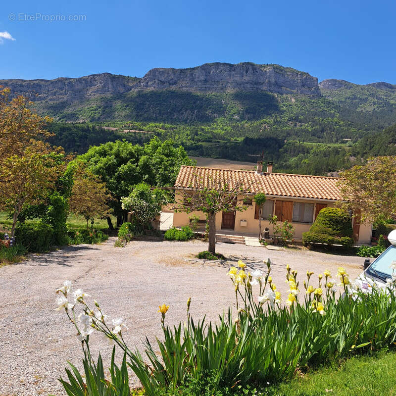 Maison à CORNILLAC