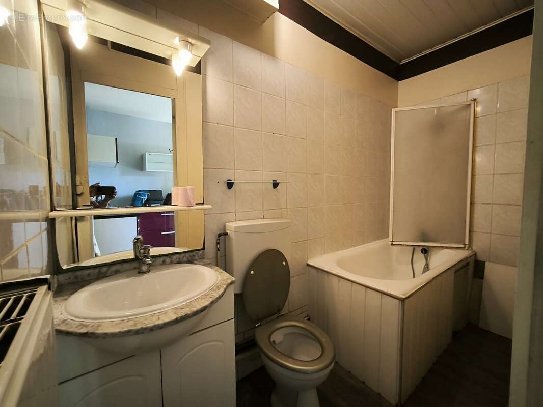 Maison de ville à fort potentiel – 65,69 m² habitables + balcon+ sous-sol de 46 m² – Grigny-sur-Rhône - photo 6