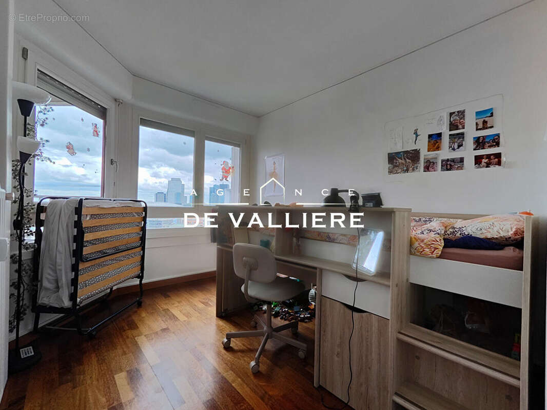 Appartement à NANTERRE