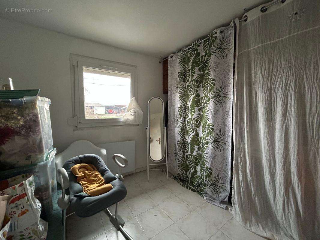 Maison à CREVECOEUR-LE-PETIT